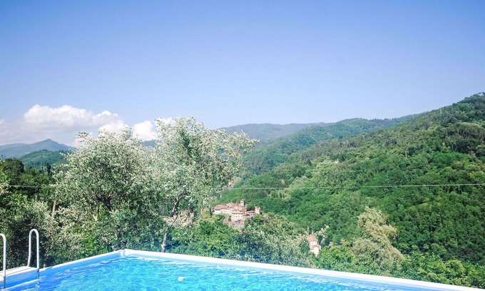 Pescia Villa | Beautiful villa for 2 guests with WIFI, private pool and panoramic view