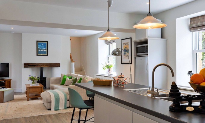 Grantley House | Beautiful villa for 2 people with WIFI, balcony and pets allowed