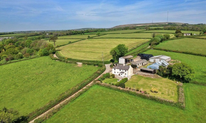 Liskeard House | Beautiful villa for 3 guests with WIFI