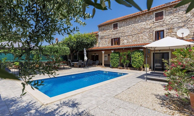 Radini House | Beautiful villa for 8 people with WIFI, A/C, private pool, TV, terrace, pets allowed and parking
