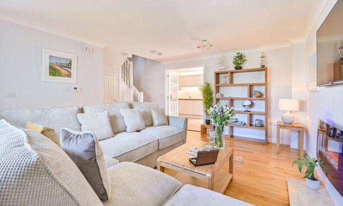 Charlestown House | Beautiful villa for 6 guests with WIFI, TV and patio
