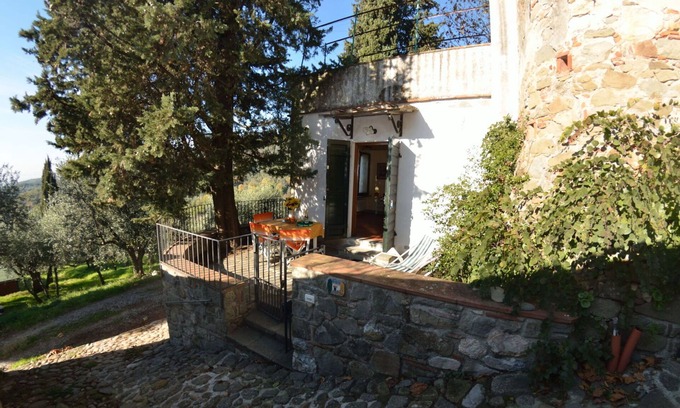 San Gennaro Villa | Beautiful villa for 4 guests with TV, terrace and pets allowed, close to Lucca