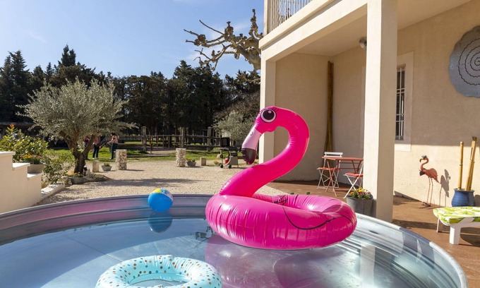 Chateaurenard House | Beautiful villa for 5 guests with WIFI, private pool, A/C, TV and patio