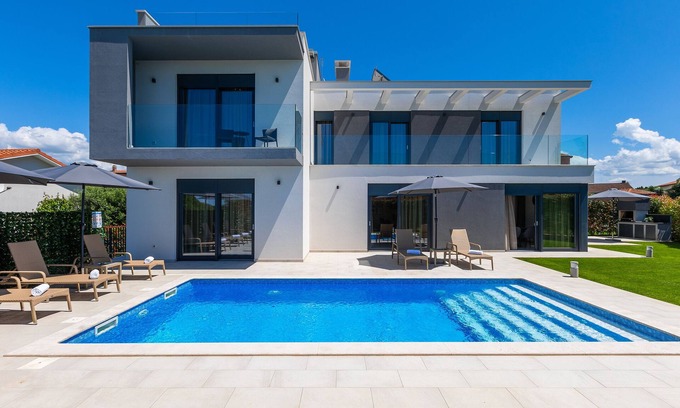 Musalez Villa | Beautiful Villa Monsa with sea views, just 5 km from Poreč