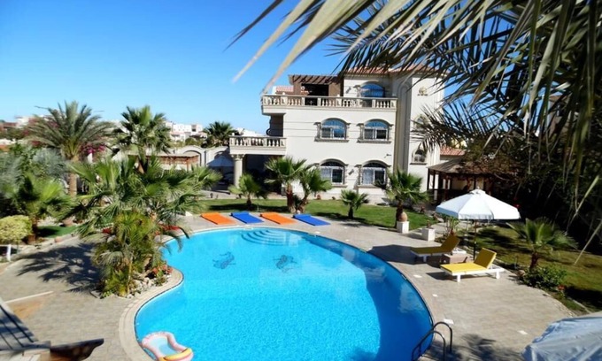 Al Ahyaa Villa | Beautiful Villa with Pool in Hurghada