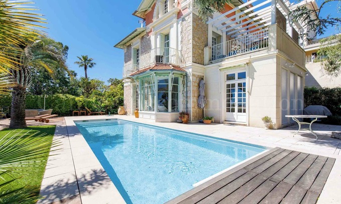 Riou - Petit Juas - Av de Grasse Villa | Beautiful Villa with exceptional view over the bay of Cannes