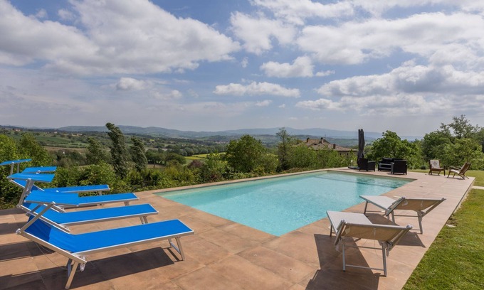 Todi Villa | Beautiful villa with pool in the heart of Umbria, just 9 km from Todi, an oasis of peace and comfort