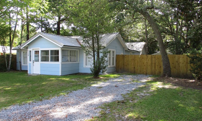 Ocean Springs Cottage | Beautiful vintage cottage remodeled in Old Ocean Springs
