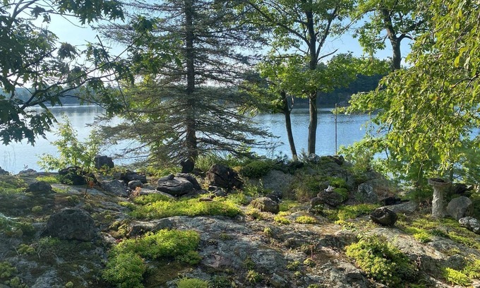 Frontenac House | Beautiful waterfront home