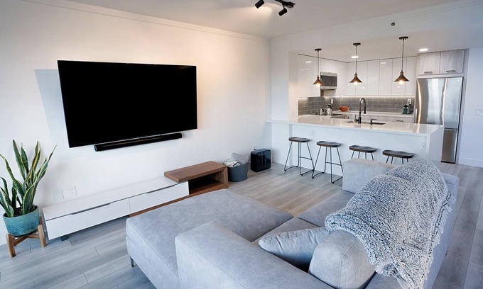 Rincon Hill Apartment | Beautiful water front condo in Downtown San Francisco