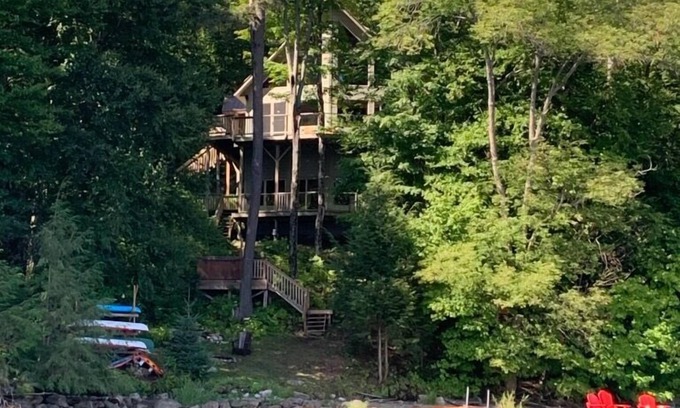 Dysart et al Cottage | Beautiful Waterfront Cottage on Picadilly Bay, located on Redstone Lake