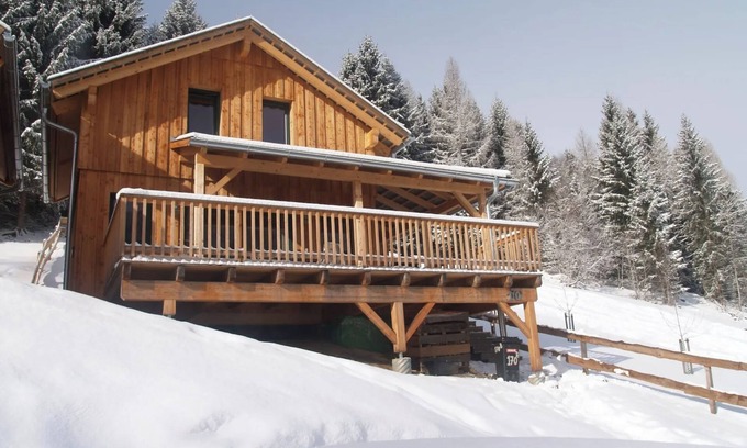 Stadl an der Mur Ski Chalet | Beautiful wooden chalet in ski area with a sauna