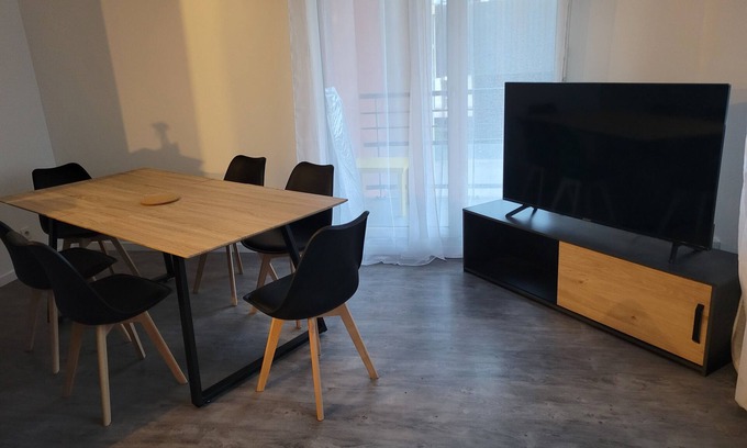 Saint-Denis Apartment | Beautifull 3 Bedrooms Near Paris and Stade de France With Private Parking