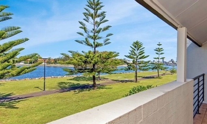Carrington House | Beautifully 3 bedroom property overlooking Newcastle Harbour