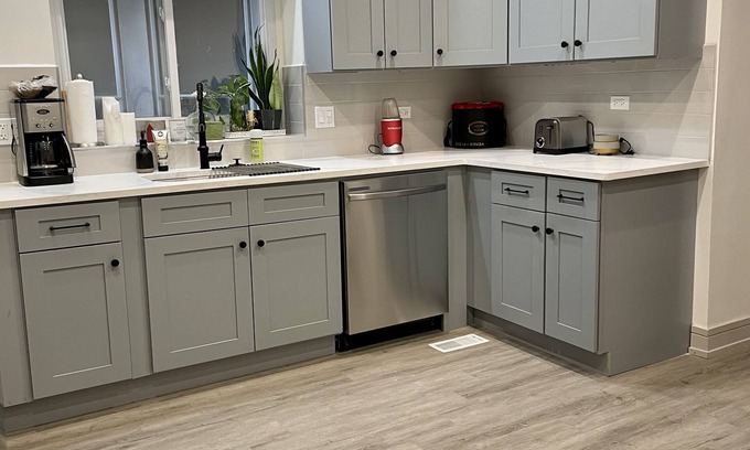 Bronzeville Apartment | Beautifully Furnished 2BD Apartment