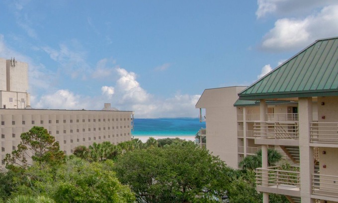 Palmetto Dunes Condo | Beautifully Redecorated Villamare 2517 - Bathroom Refresh for 2025