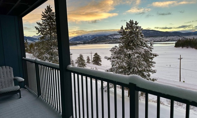 Frisco Condo | Beautifully remodeled, spacious Frisco condo directly overlooking Lake Dillon.