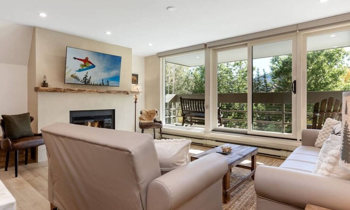 Vail Apartment | Beautifully Remodeled West Vail Luxury Condo