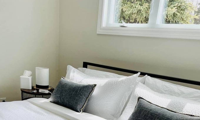 Marathon House | Beautifully Renovated Single Level Executive Oasis