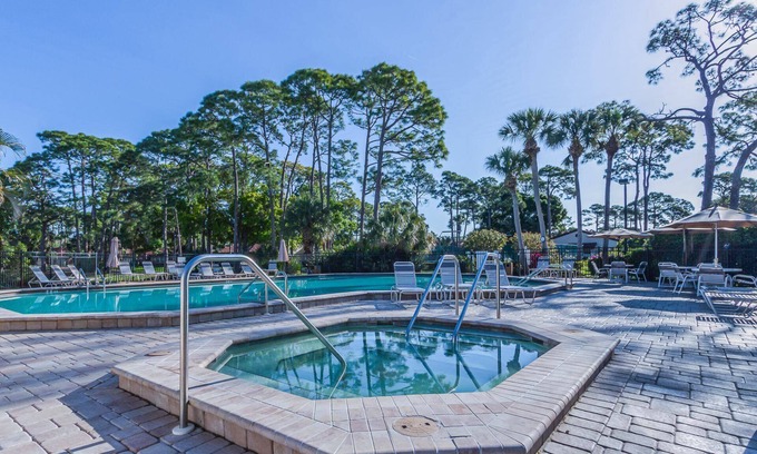 Sarasota Condo | Beautifully Renovated Bright Condo, Heated Pool, Tennis Courts, Putting Green, Ready to Book!