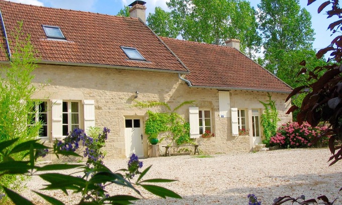 Corsaint Other | Beautifully restored farmhouse, magnificent views in central Burgundy