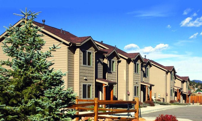 Estes Park Resort | Beaver Brook on the River