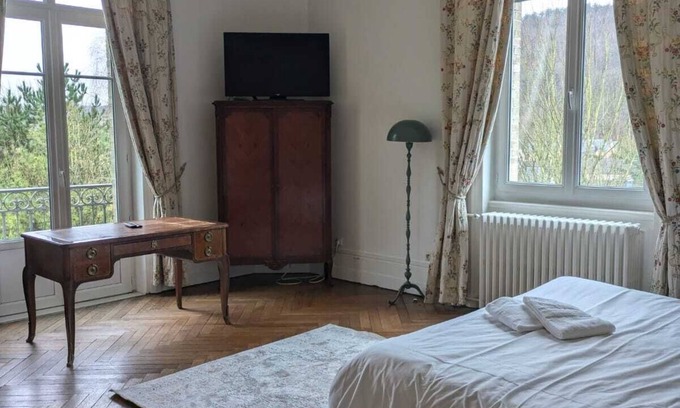 Saint-Aubin-Epinay Bed & Breakfast | Bed and breakfast - small castle in the countryside