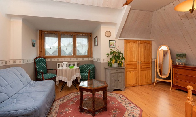 Sene Bed & Breakfast | Bed and Breakfast 'Belle-île' with Private Garden, Wi-Fi and Air Conditioning