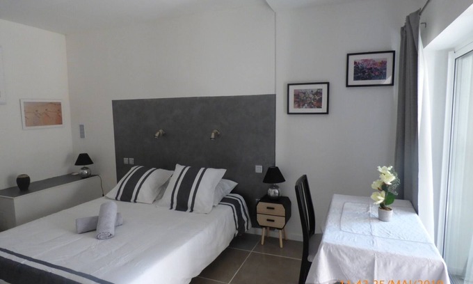 Tarascon House | Bed and breakfast L'Arlésienne du Mas maurane
