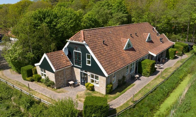 Den Burg Hotel | Bed & Bos de 14 Sterren
