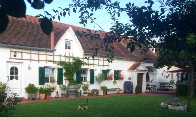 Bildein Bed & Breakfast | Bed & Breakfast Chez Lips