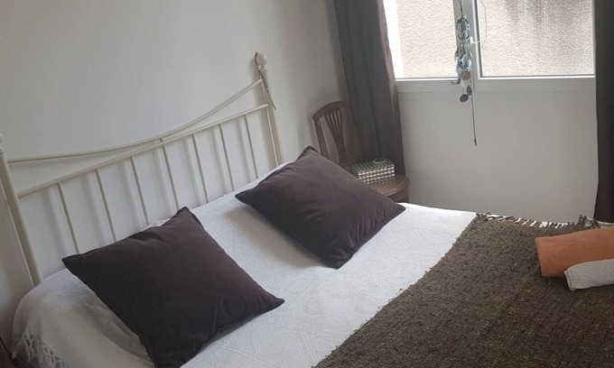 Merignac House | Bedroom for two persons with bathroom in quiet stone house close to everything