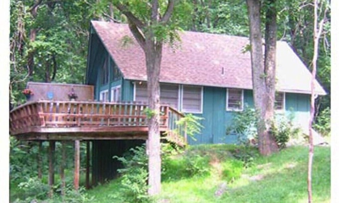 Front Royal Cabin | Bedrooms 3, Bathrooms 1, Sleeps 6