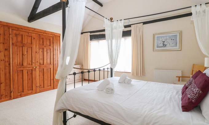 Wood Norton Cottage | Beechwood