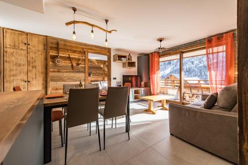 Saint-Sorlin-d'Arves Apartment | Bel appartement 6 personnes avec deux terrasses ensoleillées au coeur du village