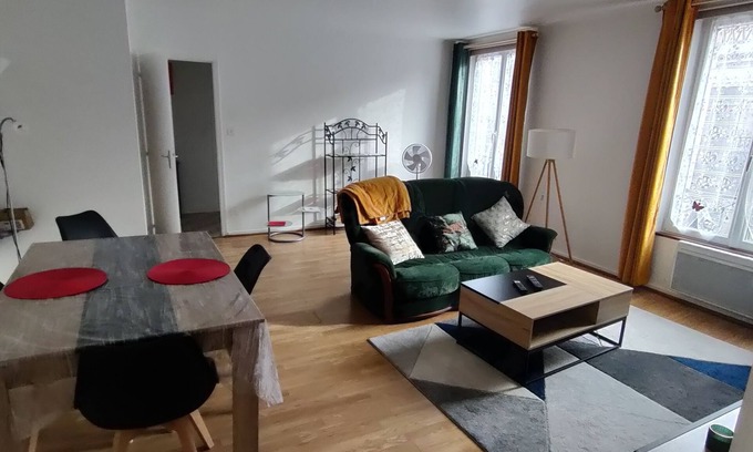 Luxeuil-les-Bains Apartment | Bel Appartement Emplacement Idéal en Centre Ville, Proche Thermes et Commerces