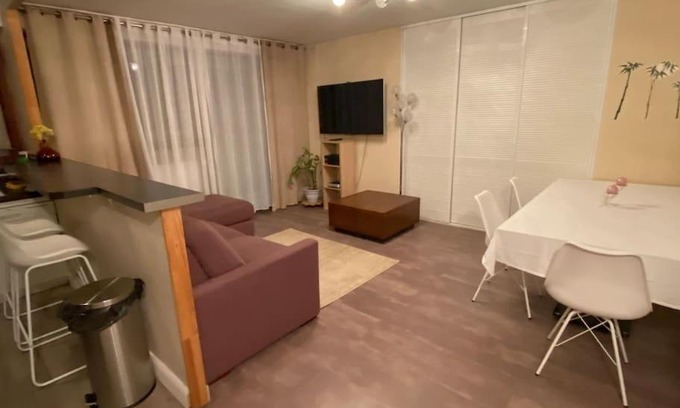 Saint-Lambert Apartment | Bel appartement avec piscine et vue sur Paris