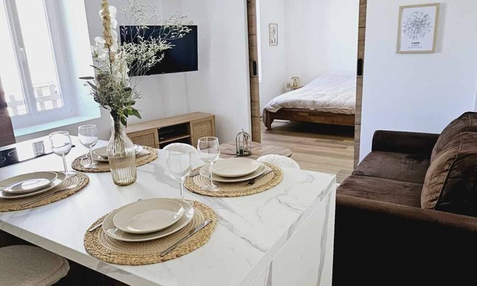 Troarn Apartment | Bel Appartement avec terrasse entre Caen et la Mer