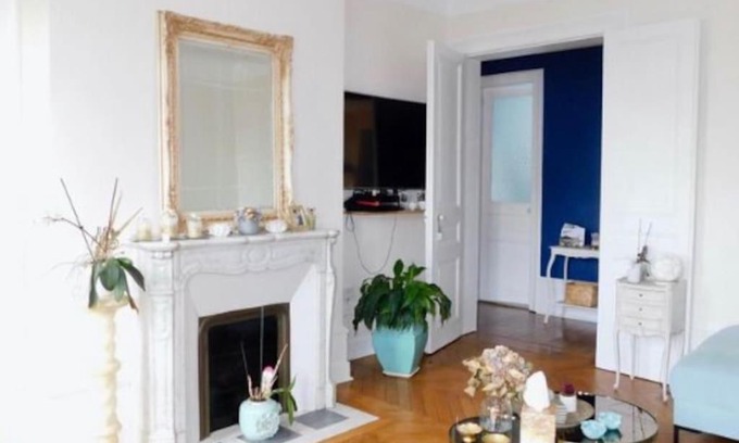 Anatole France Danton Apartment | Bel appartement haussmannien