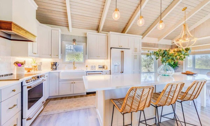 Duck Cottage | Bella Vista Beach Cottage~4Min Walk to Beach!
