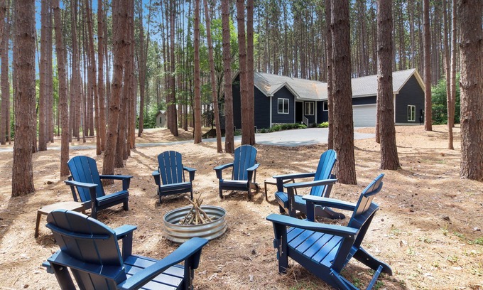 Bellaire House | Bellaire Golf/Ski Retreat + More at Schuss Mountain