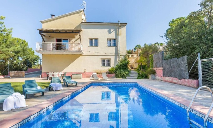 Lloret Blau Villa | (Bellavista) Villa for 8 with pool and parking.
