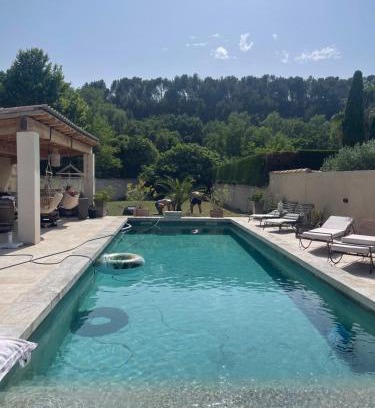 Noves Villa | Belle bastide provençale