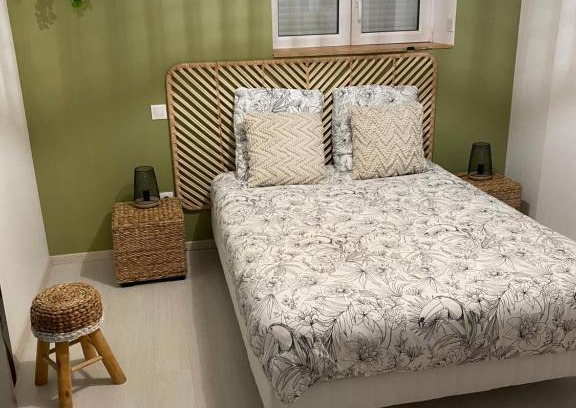 Yvre-l'Eveque House | Belle chambre indépendante