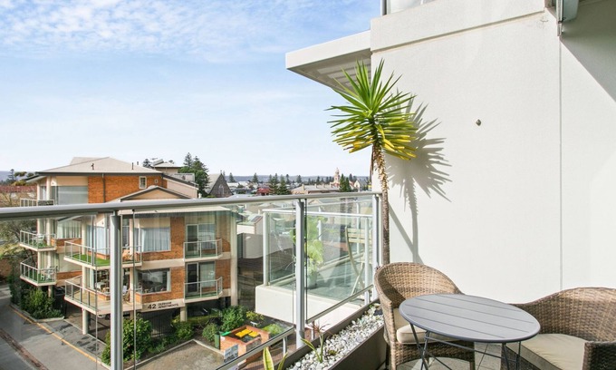 Glenelg Apartment | Belle Escapes - Getaway on Colley