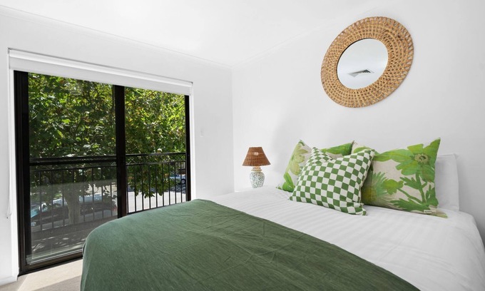 Glenelg East House | Belle Escapes - Seabreeze Townhouse
