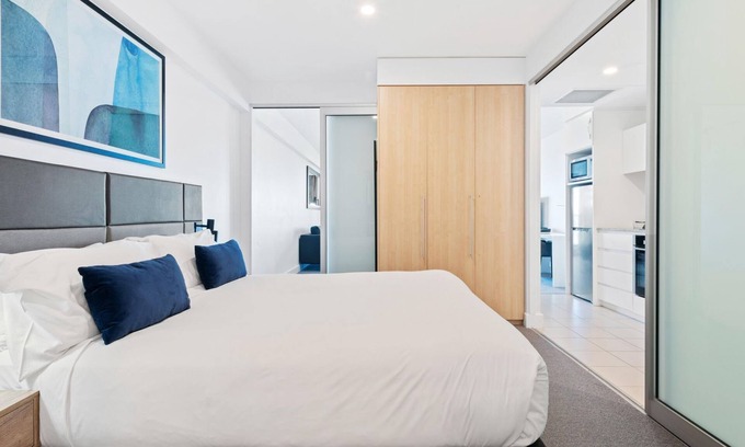 Glenelg Apartment | Belle Escapes - Sunset Views at the Bay