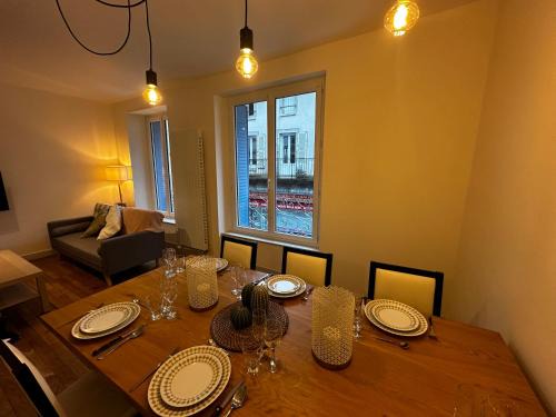 Vic-sur-Cere Apartment | Belle maison de ville au cœur du village de montagne