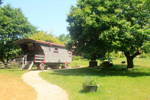 Saint-Vincent-en-Bresse Other | Belle Roulotte unique en pleine campagne Au Jardin de la Vouivre