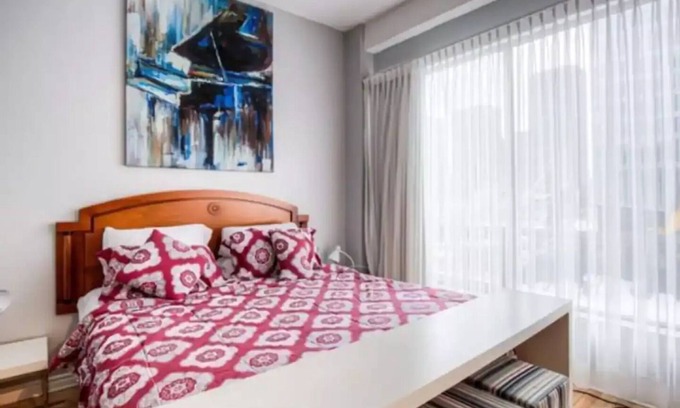 Quartier des Spectacles Apartment | Belle Vie.